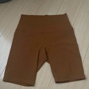 NWOT lululemon copper brown 8” align shorts